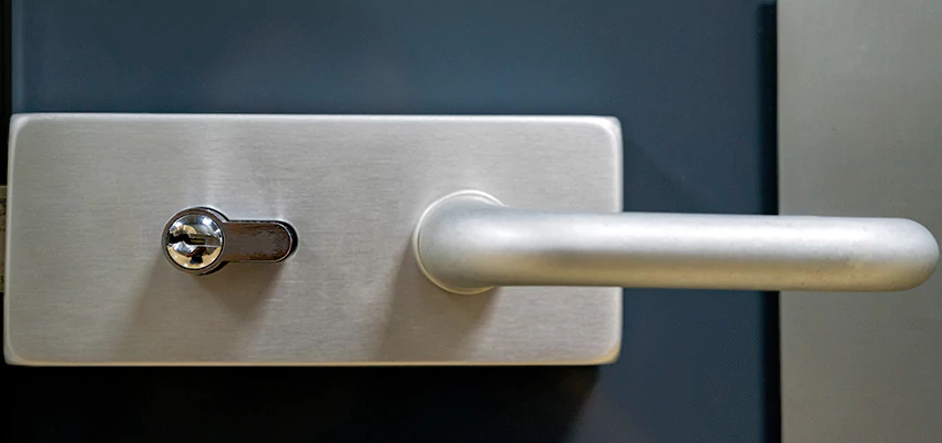 Change Patio Door Locks in Canyon Lake, California